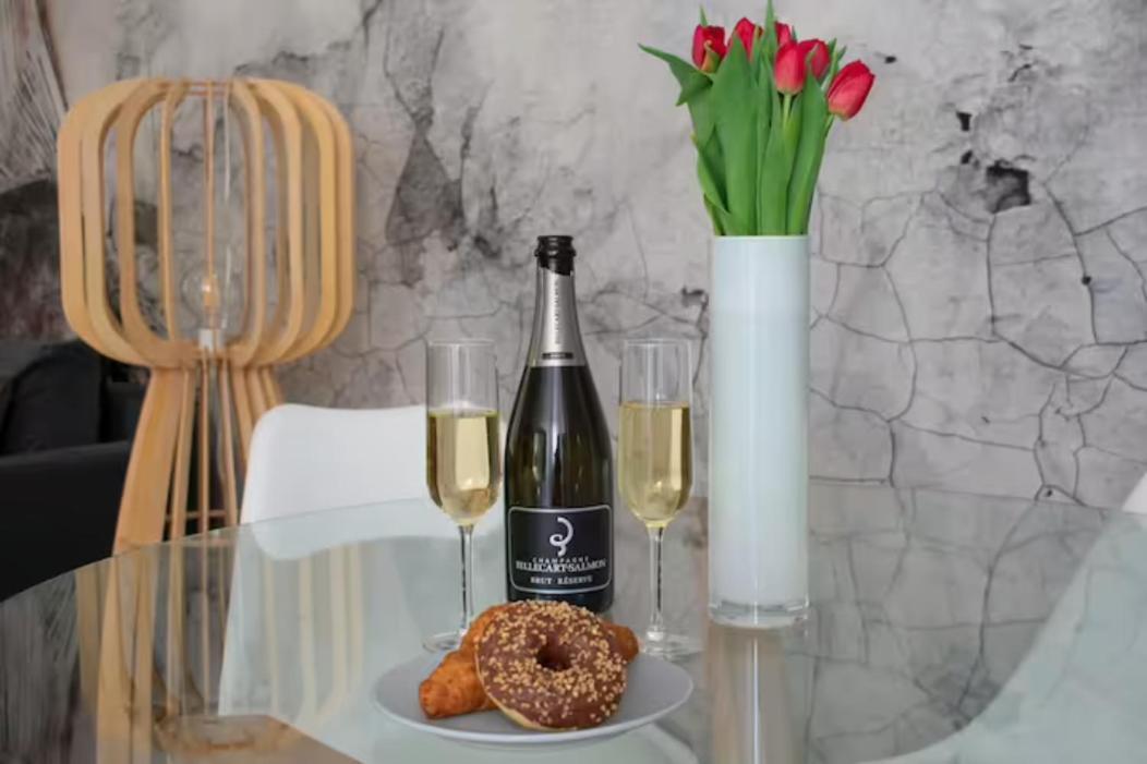Elegant Stylish Modern Downtown Next 2 Danube Apartament *